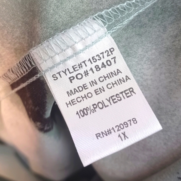 Entro Abstract Print V-Neck Rolled Cuff Sleeve Sz 1X Blouse - Picture 11 of 11